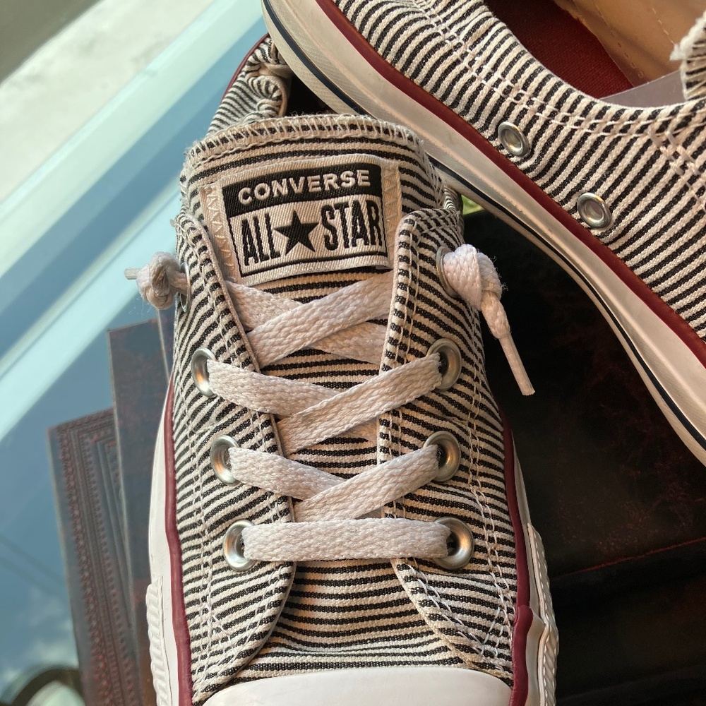 Converse Shorelines Black and White Stripe - Size 9 - Picture 4 of 5